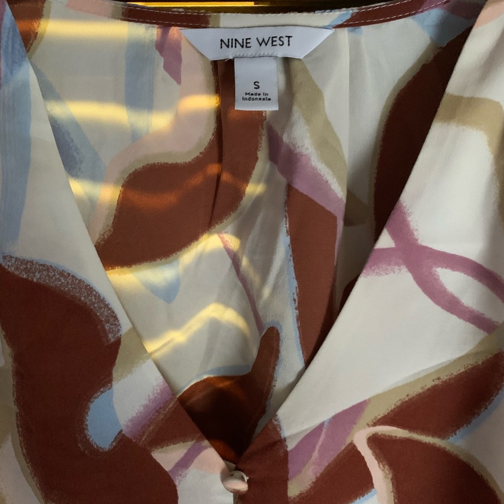 💚5/$25💚Nine West size Small women’s top